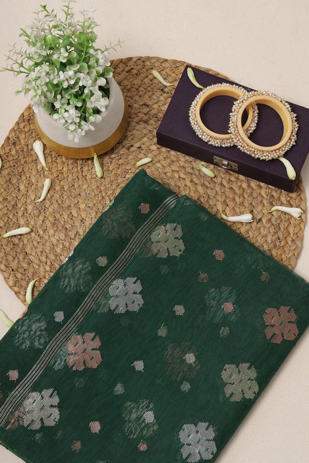 Handloom Dhakai Jamdani saree in Emerald green 2 - Emerald Green Jamdani silk saree