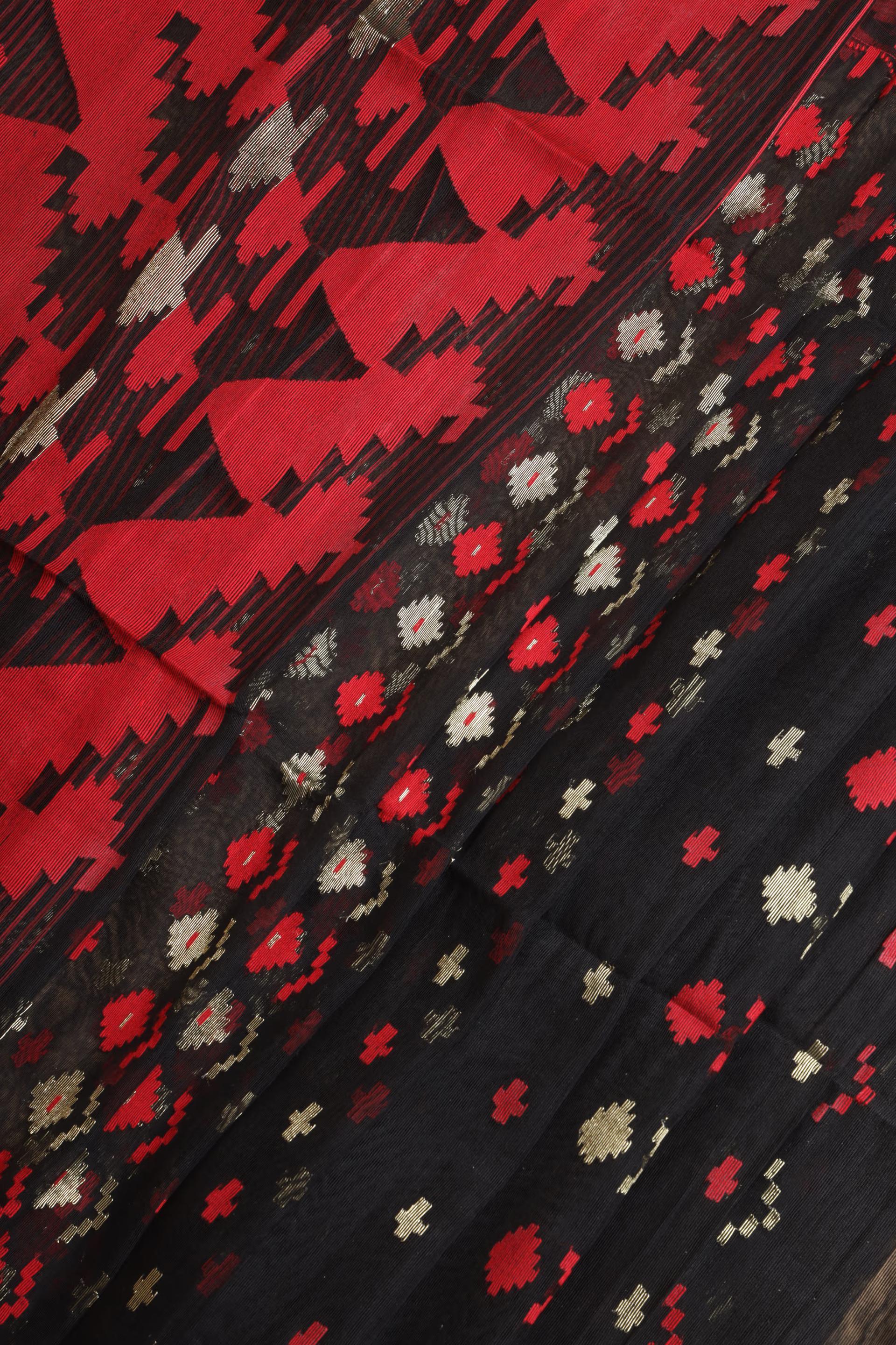 Handloom Dhakai Jamdani saree in Black and Red - Blouse piece not included 6 - Black and Red Pure Jamdani cotton saree