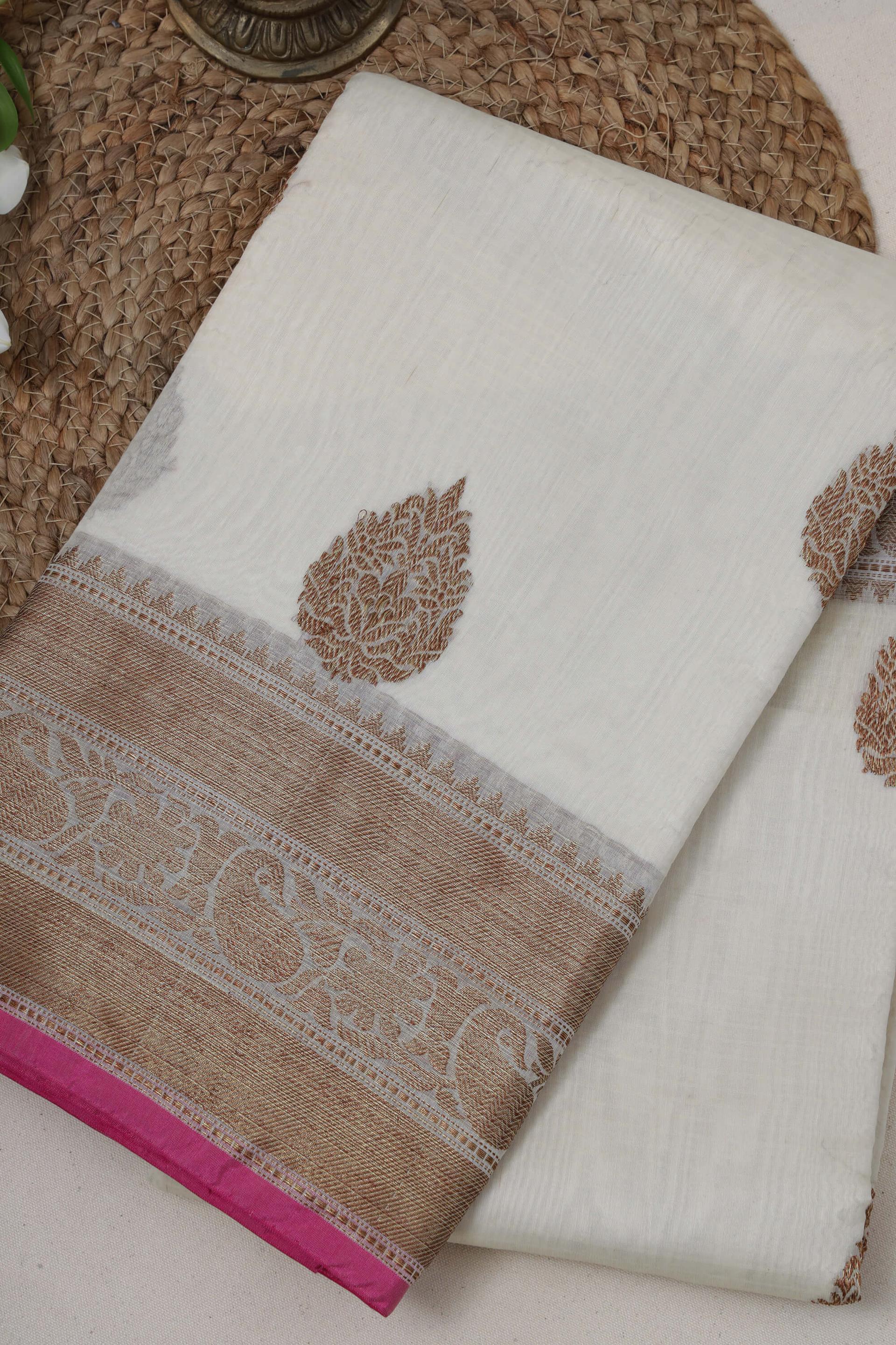 Kota Doria Saree in Ivory and pink 3 - Ivory and Gold Kota Doria saree